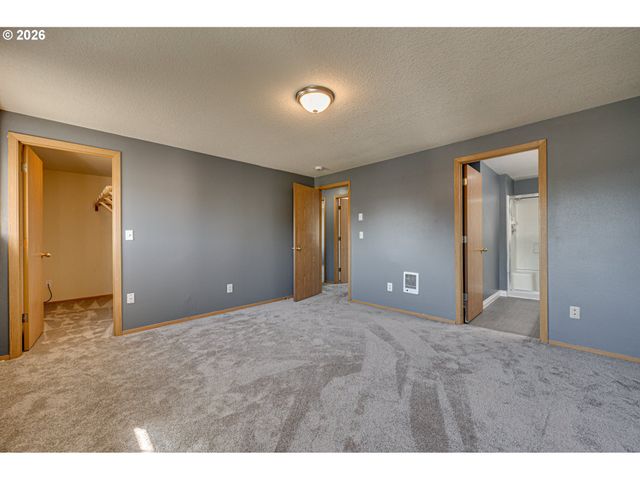 1945 BLACKTAIL Ln, Woodland, WA 98674