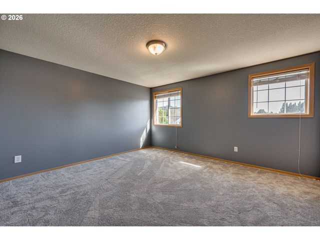 1945 BLACKTAIL Ln, Woodland, WA 98674