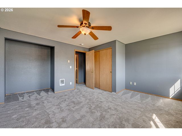 1945 BLACKTAIL Ln, Woodland, WA 98674