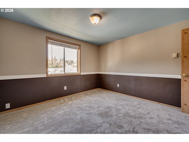 1945 BLACKTAIL Ln, Woodland, WA 98674