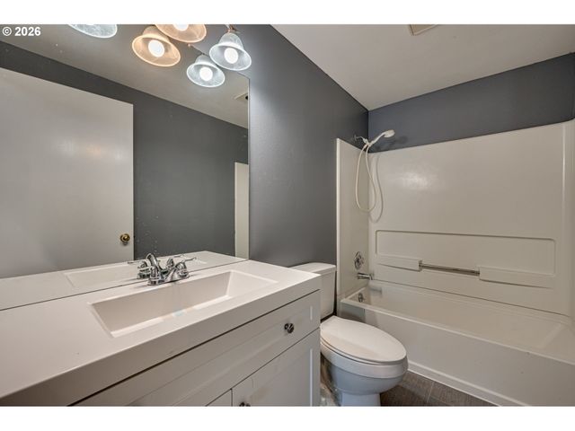 1945 BLACKTAIL Ln, Woodland, WA 98674