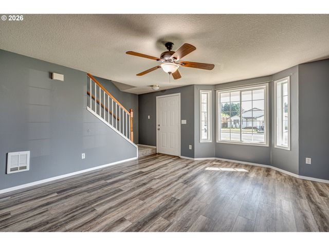 1945 BLACKTAIL Ln, Woodland, WA 98674