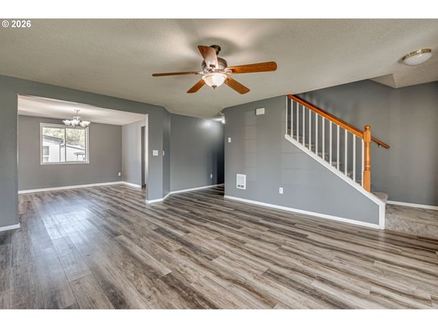 1945 BLACKTAIL Ln, Woodland, WA 98674