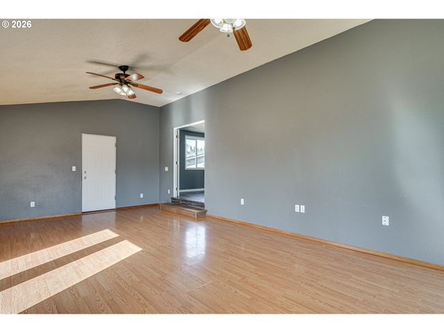 1945 BLACKTAIL Ln, Woodland, WA 98674