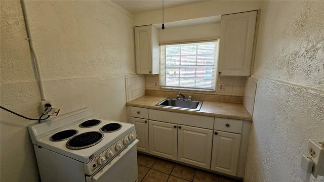 15 N MANGO STREET W, Englewood, FL 34223