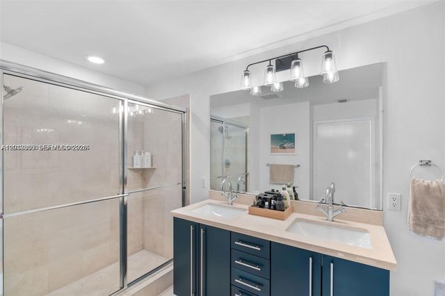 79 SW 12th St 2204-S, Miami, FL 33130