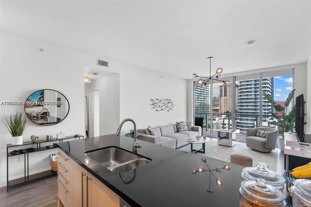 79 SW 12th St 2204-S, Miami, FL 33130