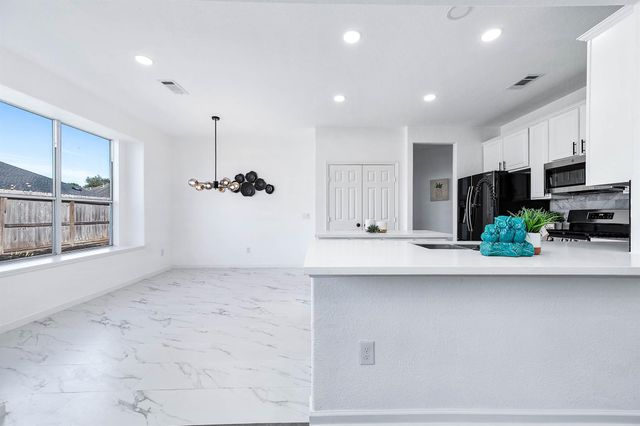 17806 Carriage Crossing Lane, Cypress, TX 77429