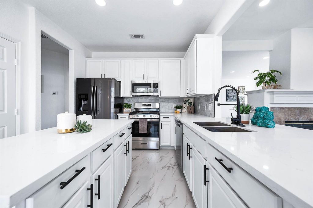 17806 Carriage Crossing Lane, Cypress, TX 77429