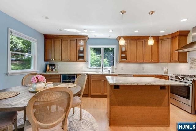 204 Deerfield Lane, Franklin Lakes, NJ 07417