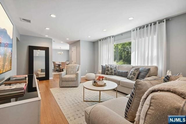 204 Deerfield Lane, Franklin Lakes, NJ 07417