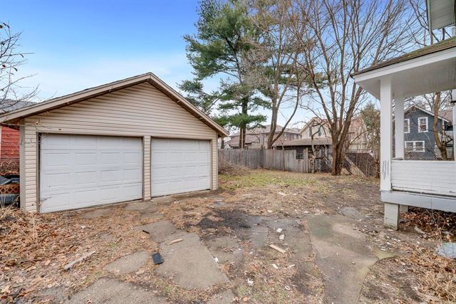 1128 21st Place, Rockford, IL 61104