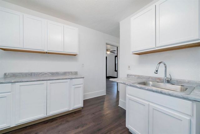 1128 21st Place, Rockford, IL 61104