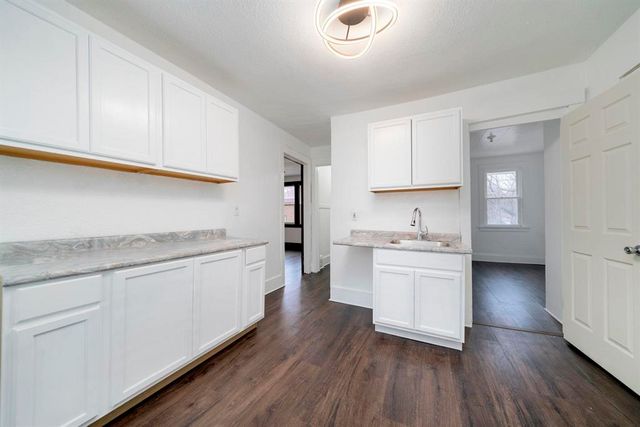 1128 21st Place, Rockford, IL 61104