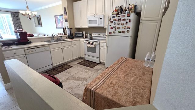 9664 Porta Leona Lane, Boynton Beach, FL 33472