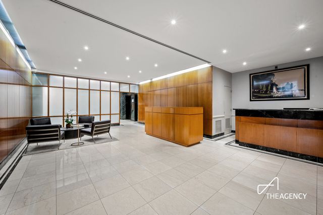 411 E 53rd St Apt 17L, New York City, NY 10022