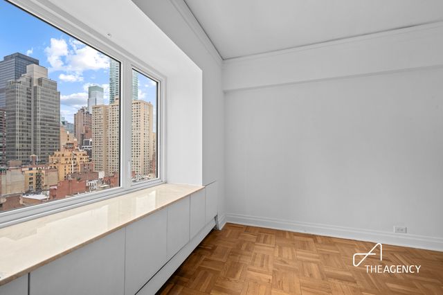 411 E 53rd St Apt 17L, New York City, NY 10022