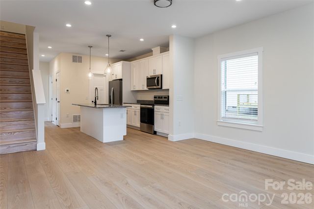 10 Wyndom Lane, Asheville, NC 28805