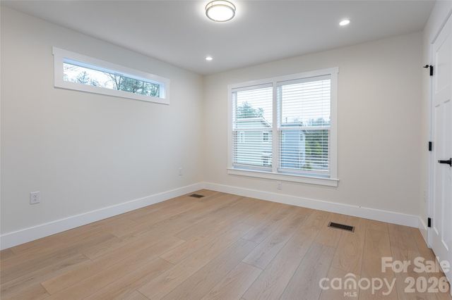 10 Wyndom Lane, Asheville, NC 28805