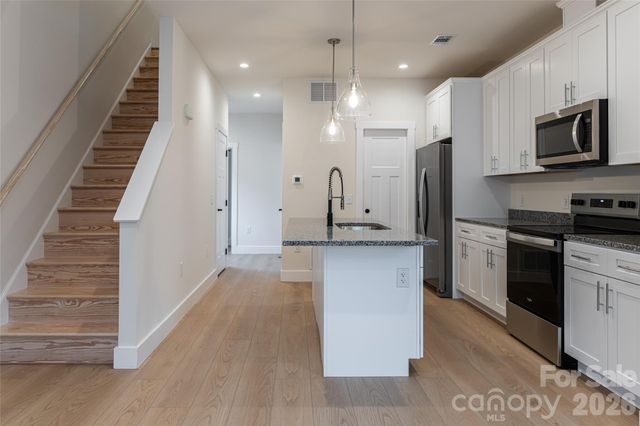 10 Wyndom Lane, Asheville, NC 28805