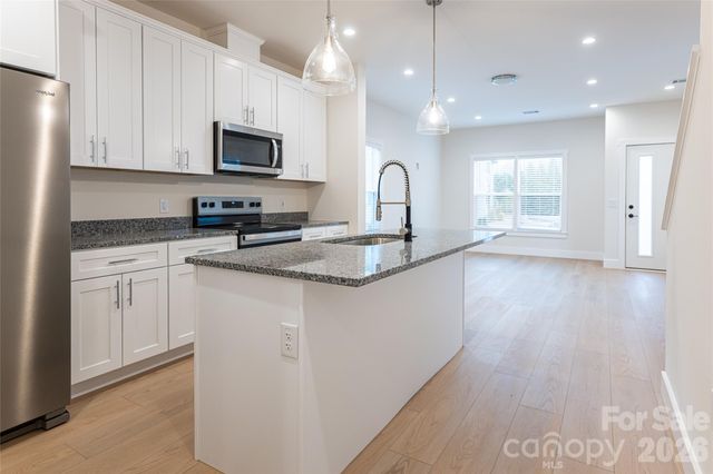 10 Wyndom Lane, Asheville, NC 28805