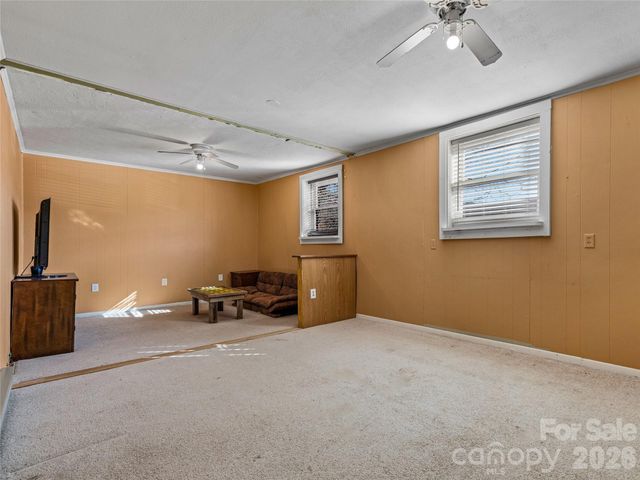 204 Sutton Avenue, Black Mountain, NC 28711