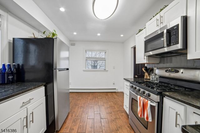 35 Hickory St, Bloomfield Twp., NJ 07003