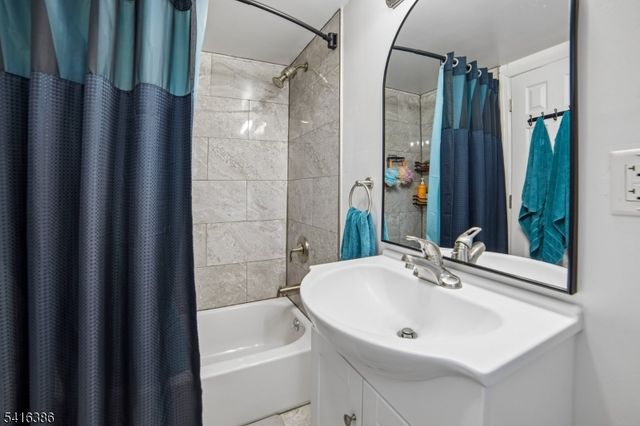 35 Hickory St, Bloomfield Twp., NJ 07003