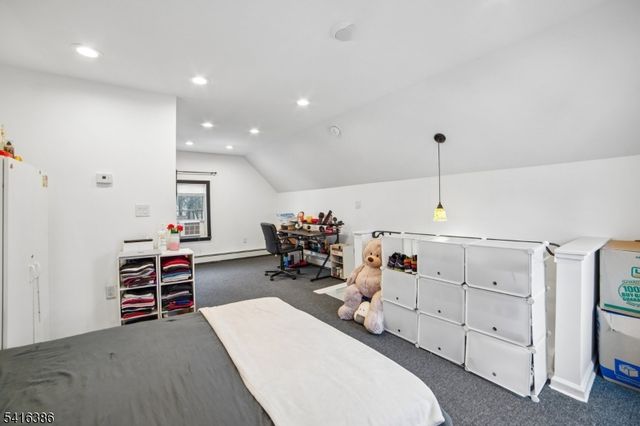 35 Hickory St, Bloomfield Twp., NJ 07003