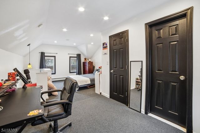 35 Hickory St, Bloomfield Twp., NJ 07003