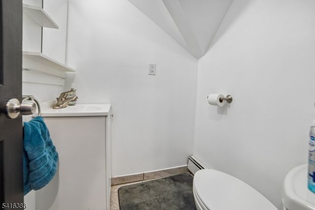 35 Hickory St, Bloomfield Twp., NJ 07003