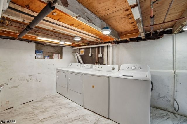 35 Hickory St, Bloomfield Twp., NJ 07003