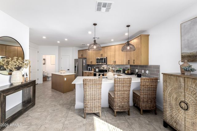 2511 W QUEEN CREEK Road 216, Chandler, AZ 85248