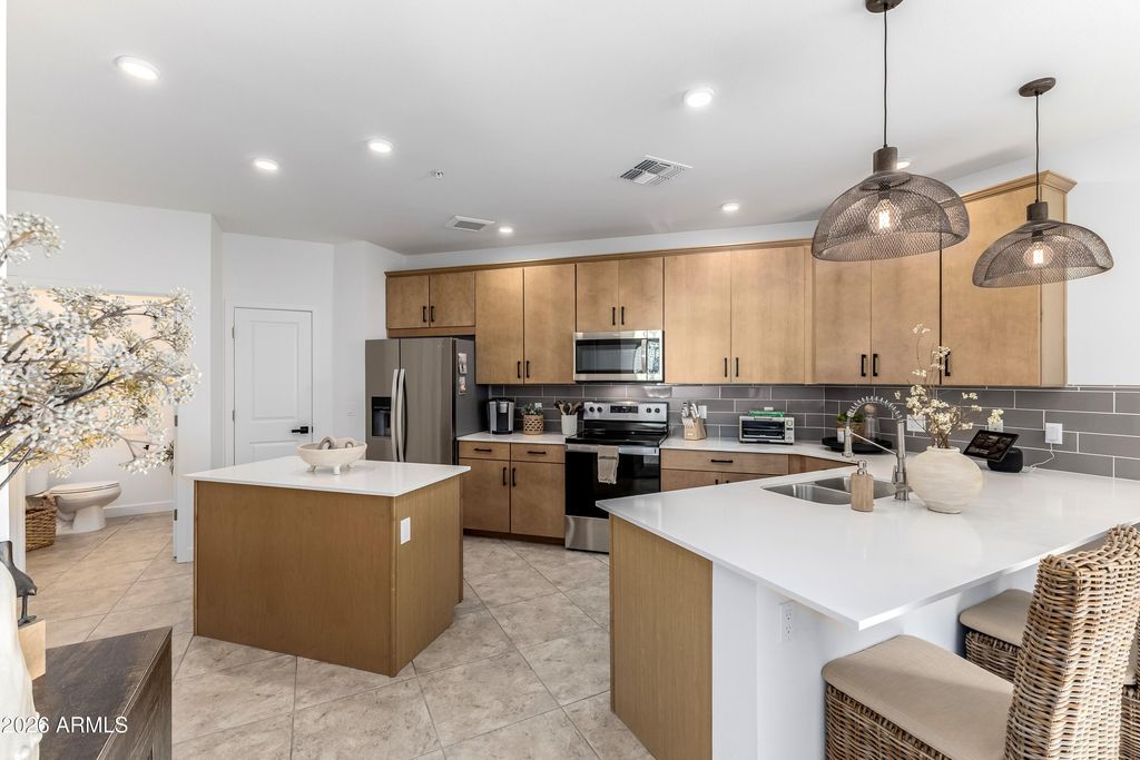 2511 W QUEEN CREEK Road 216, Chandler, AZ 85248