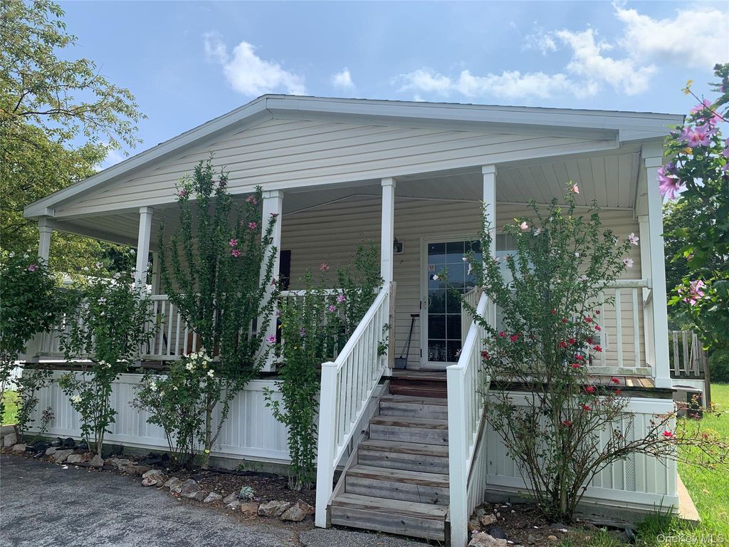 37 East Avenue, Washingtonville, NY 10992