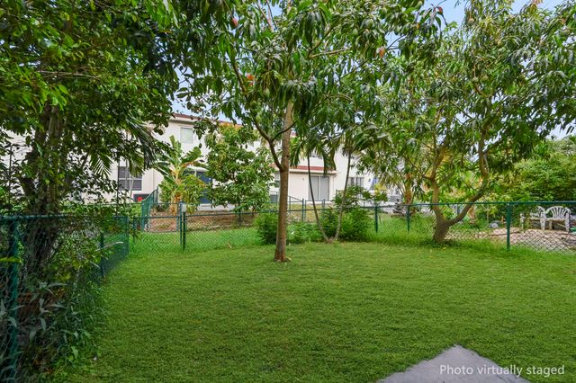304 N Palm Villas Way, Palm Springs, FL 33461