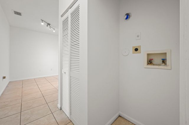 304 N Palm Villas Way, Palm Springs, FL 33461