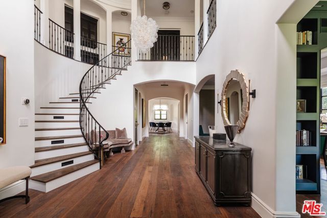 11432 Aqua Vista Street, Studio City (los Angeles), CA 91604