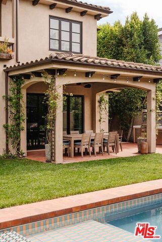 11432 Aqua Vista Street, Studio City (los Angeles), CA 91604