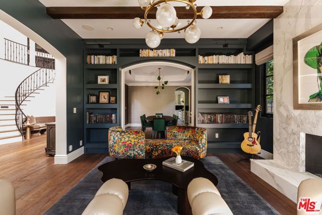 11432 Aqua Vista Street, Studio City (los Angeles), CA 91604