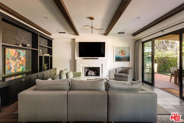 11432 Aqua Vista Street, Studio City (los Angeles), CA 91604