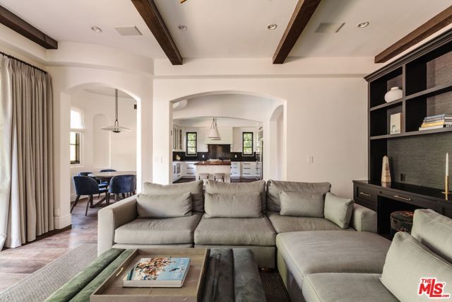 11432 Aqua Vista Street, Studio City (los Angeles), CA 91604