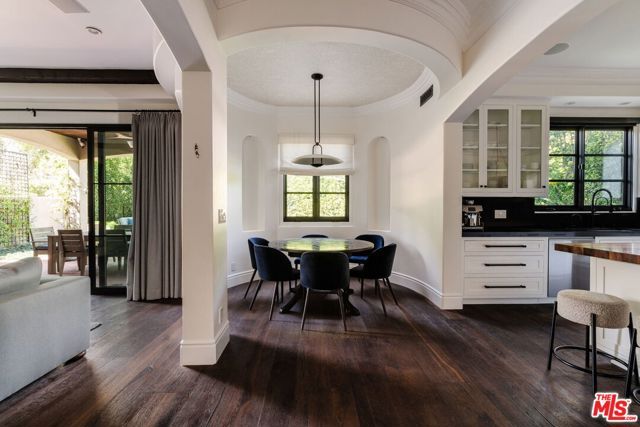 11432 Aqua Vista Street, Studio City (los Angeles), CA 91604