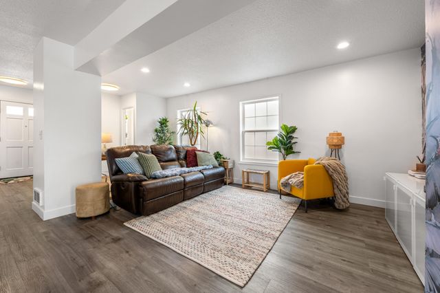 651 Watson Avenue, Saint Paul, MN 55102