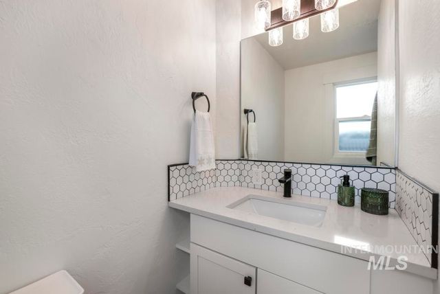 344 Fillmore St, Twin Falls, ID 83301