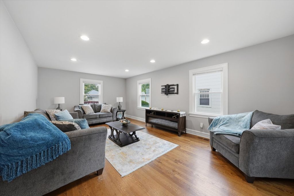 2246 S 12th Avenue S, Broadview, IL 60155 — photo 5
