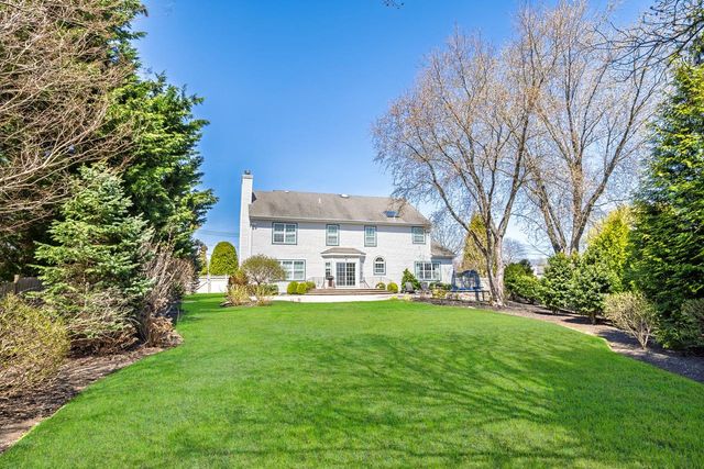 81 Stoothhoff Road, East Northport, NY 11731