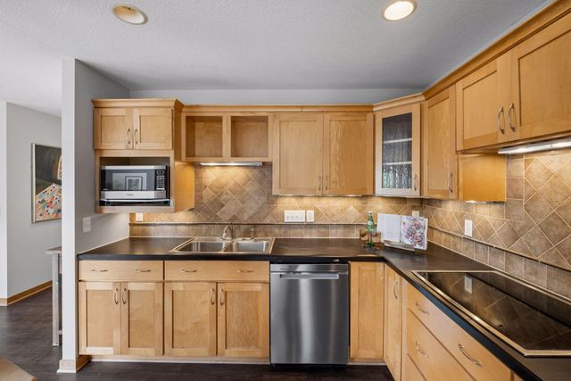 7153 Goodview Avenue S, Cottage Grove, MN 55016