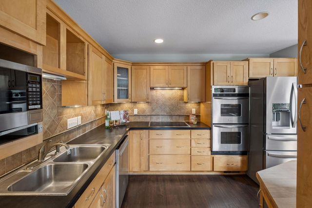 7153 Goodview Avenue S, Cottage Grove, MN 55016