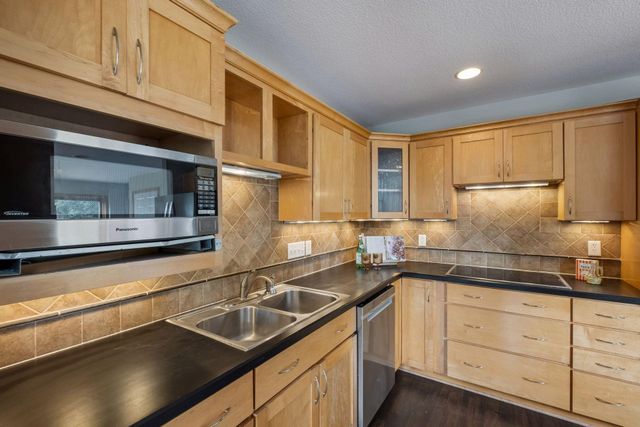 7153 Goodview Avenue S, Cottage Grove, MN 55016